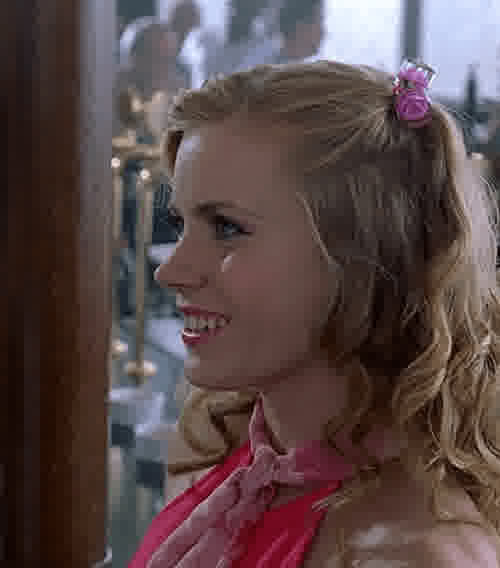 Amy Adams gifs (2005) the wedding date pink roses